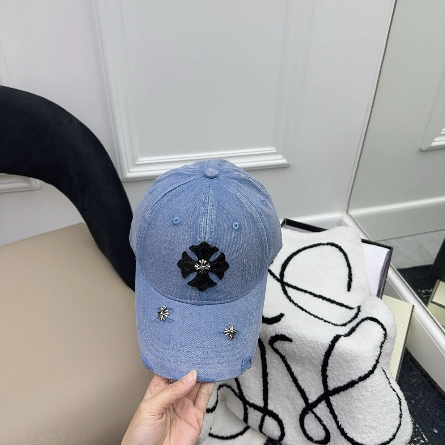 Kroxin’s new baseball cap ✝️ Sweet and cool
